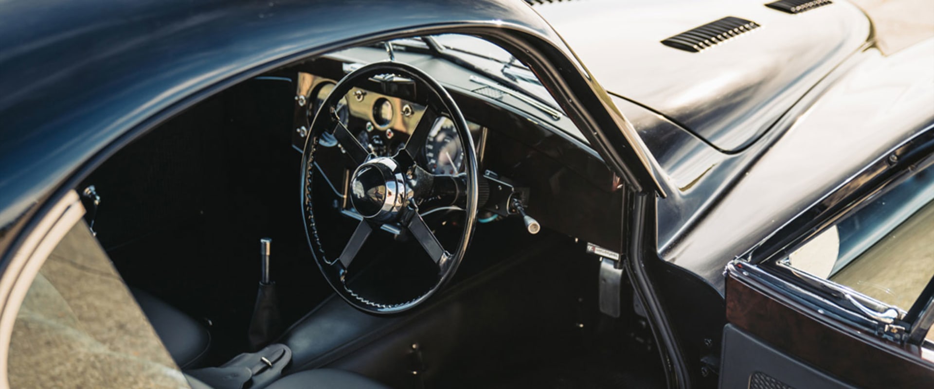 Dashboard Restoration Techniques: A Comprehensive Guide for Mopar Classic Car Enthusiasts